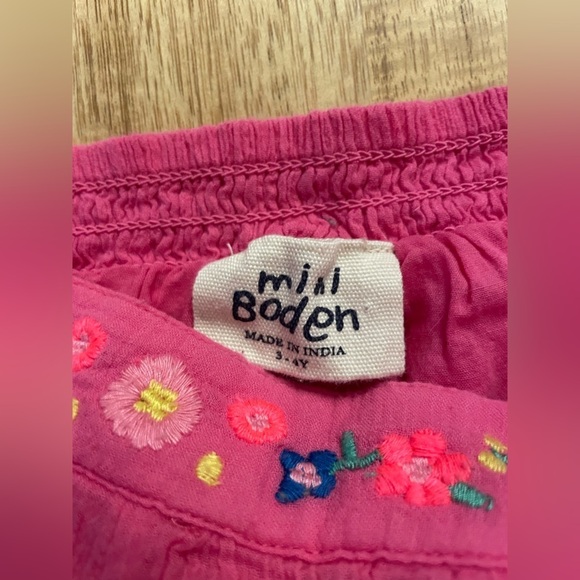 Mini Boden Pink Romper 3Y-4Y Floral Embroidery - Picture 2 of 3